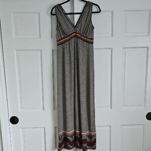 Elegant Black and White Maxi Dress